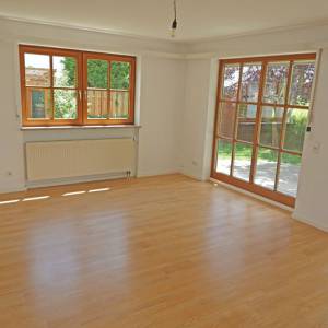 Wohnzimmer von links